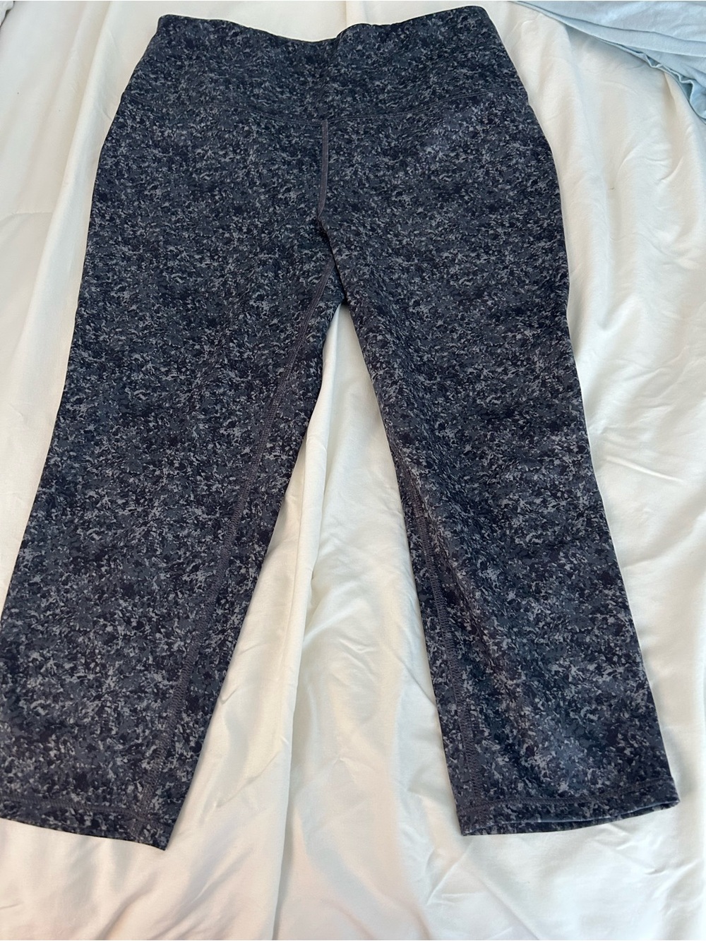 MTA Sport Black Heathered Capri Leggings women’s large